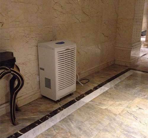 地下室吊頂管道除濕機