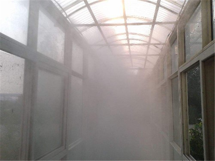 養(yǎng)殖場(chǎng)人員通道消毒機(jī)